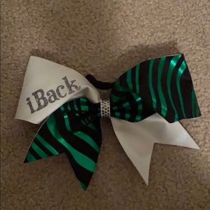 Cheer bow